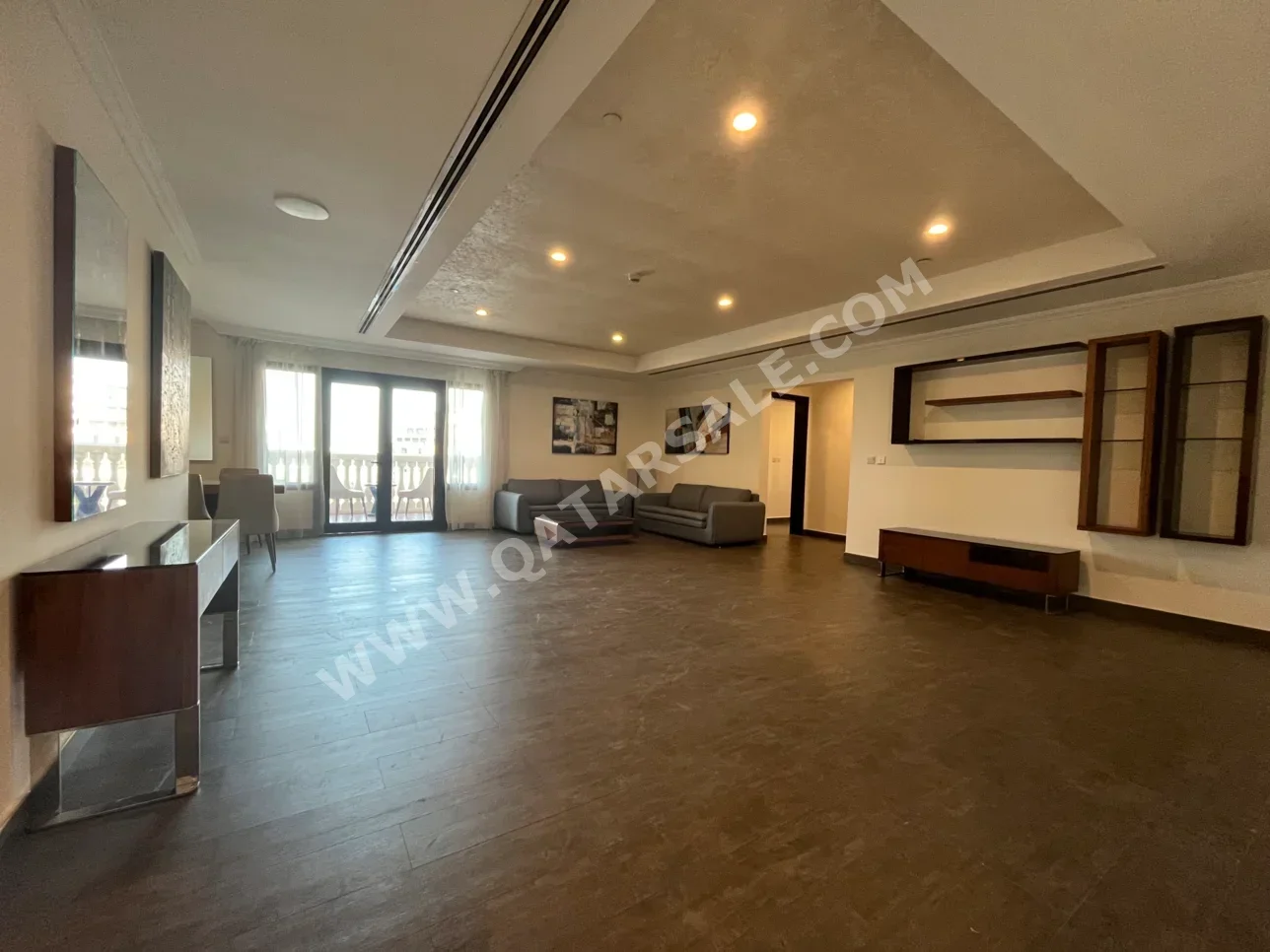 2 Bedrooms  Apartment  For Rent  in Doha -  The Pearl  Fully Furnished