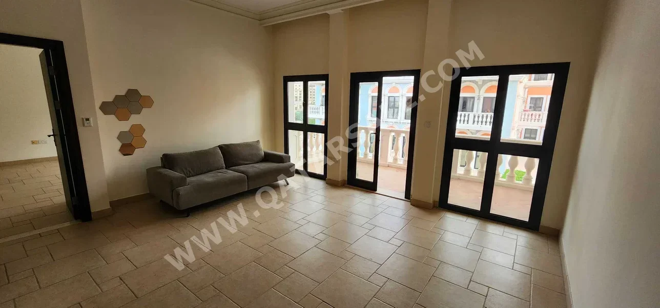 1 Bedrooms  Apartment  For Rent  in Doha -  The Pearl  Semi Furnished