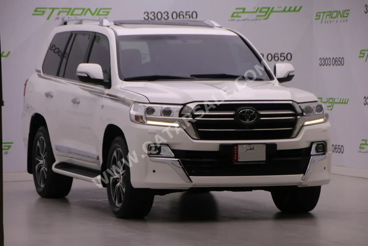 Toyota  Land Cruiser  VXR  2020  Automatic  85,000 Km  8 Cylinder  Four Wheel Drive (4WD)  SUV  White