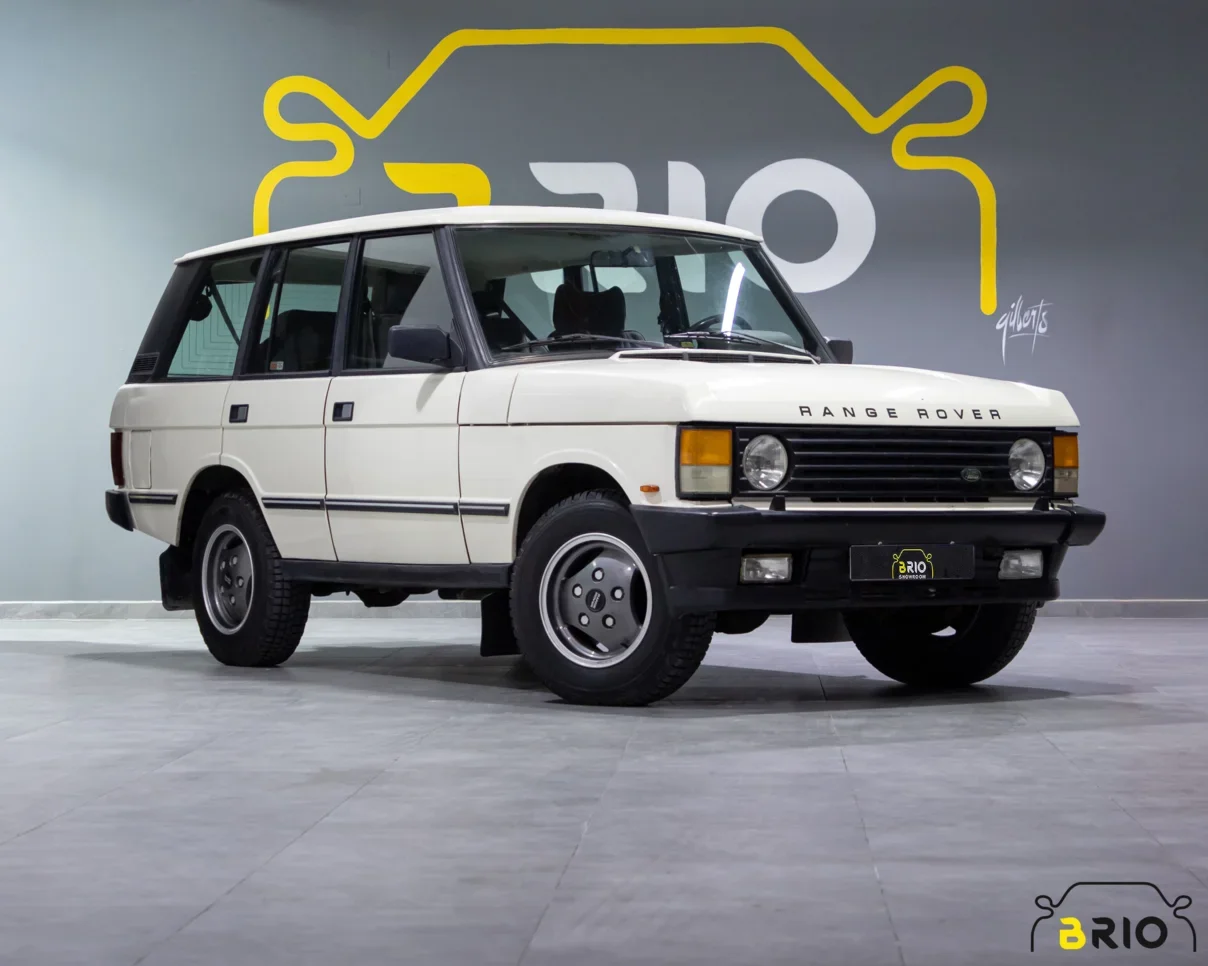 Land Rover  Range Rover  Vogue  1989  Automatic  165,000 Km  8 Cylinder  Four Wheel Drive (4WD)  SUV  White