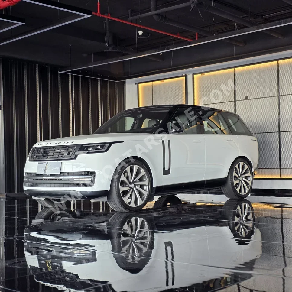 لاند روفر  رنج روفر  فوج اتش اس اي  2022  اوتوماتيك  62,000 كم  8 سلندر  دفع رباعي  اس يو في  أبيض  تحت الضمان