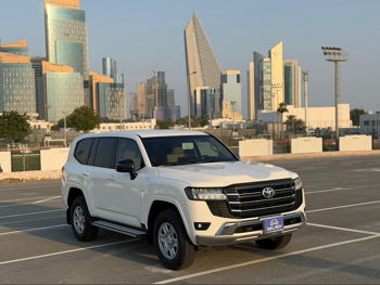 تويوتا  لاند كروزر جي اكس  إس يو في 4 في 4  أبيض  2025