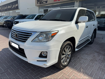 Lexus  LX  570  2011  Automatic  370,000 Km  8 Cylinder  Four Wheel Drive (4WD)  SUV  White