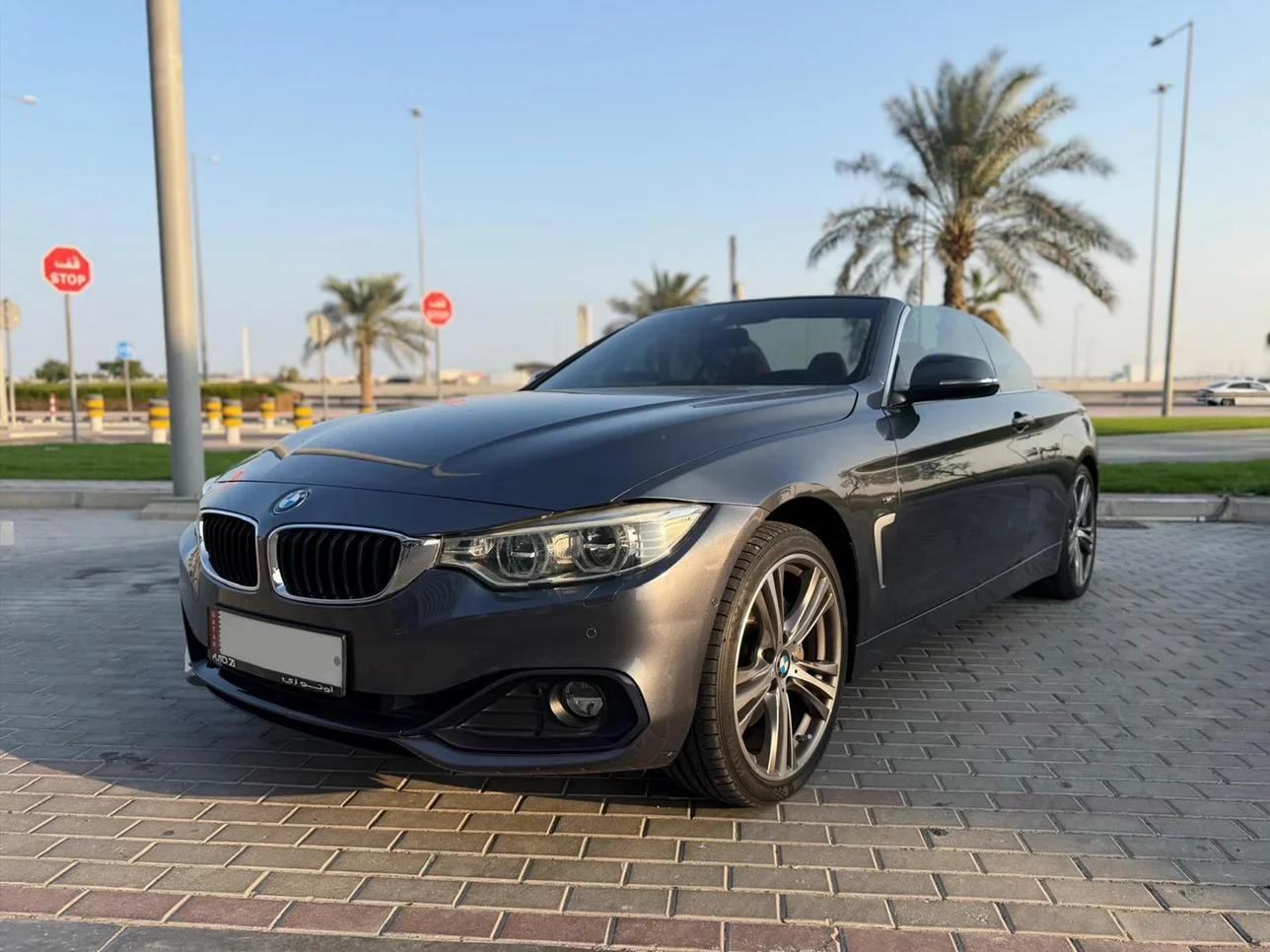 BMW  4-Series  435 I  2016  Automatic  141,000 Km  6 Cylinder  Rear Wheel Drive (RWD)  Convertible  Gray