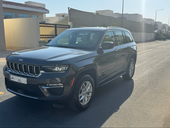 جييب  جراند شيروكي  لاريدو  2025  اوتوماتيك  0 كم  6 سلندر  دفع رباعي  اس يو في  رمادي  تحت الضمان
