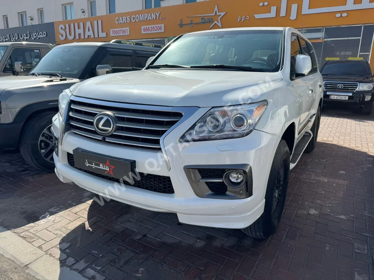 لكزس ال اكس 570 2014 اوتوماتيك 376,000 كم 8 سلندر دفع رباعي اس يو في أبيض