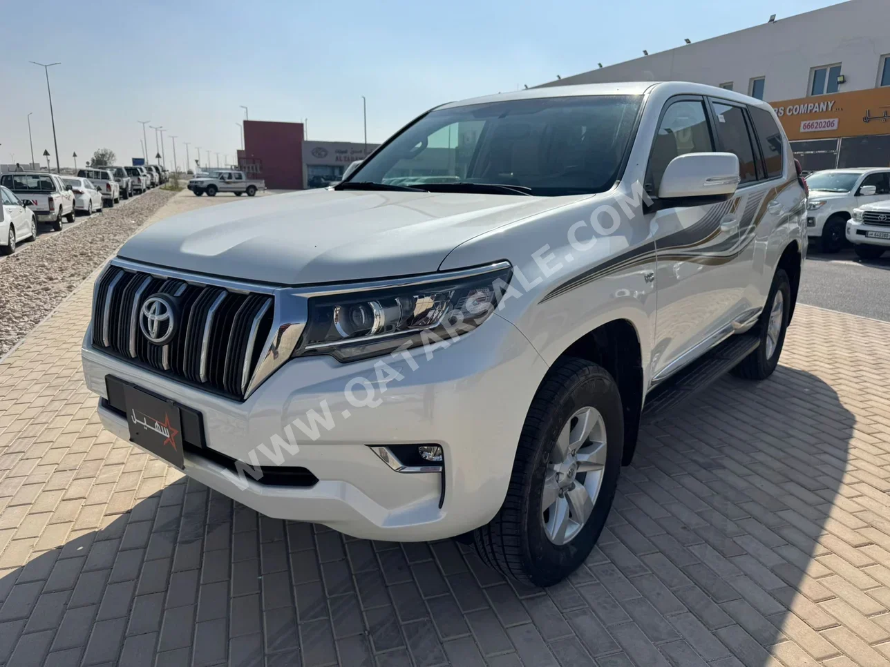 تويوتا  برادو  تي اكس ال  2022  اوتوماتيك  28,000 كم  6 سلندر  دفع رباعي  اس يو في  أبيض