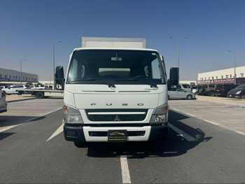 ميتسوبيشي  فوزو كنتر  2021  عادي  165,000 كم  4 سلندر  دفع خلفي  بيكب  أبيض