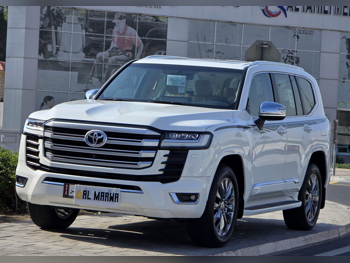 Toyota  Land Cruiser  VX Twin Turbo  2023  Automatic  63,000 Km  6 Cylinder  Four Wheel Drive (4WD)  SUV  White  With Warranty