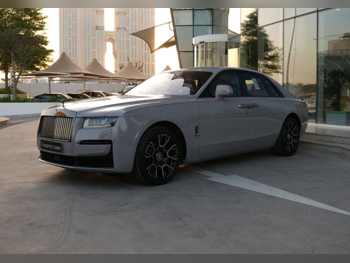 رولز - رويس  غوست  بلاك بادج  2024  اوتوماتيك  100 كم  12 سلندر  دفع كلي مستمر  سيدان  رمادي  تحت الضمان