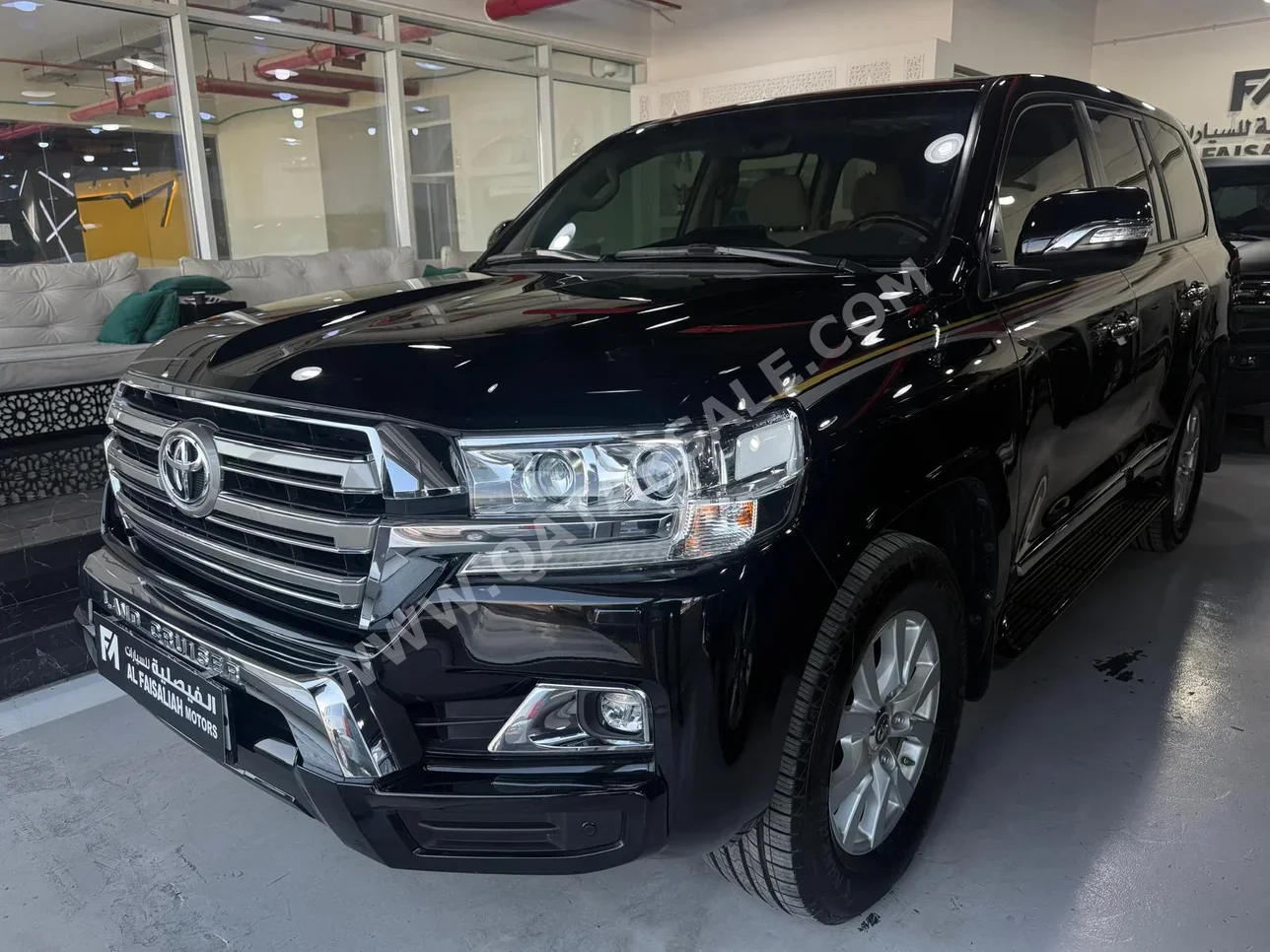 تويوتا لاند كروزر جي اكس ار 2018 اوتوماتيك 102,000 كم 8 سلندر دفع رباعي اس يو في أسود