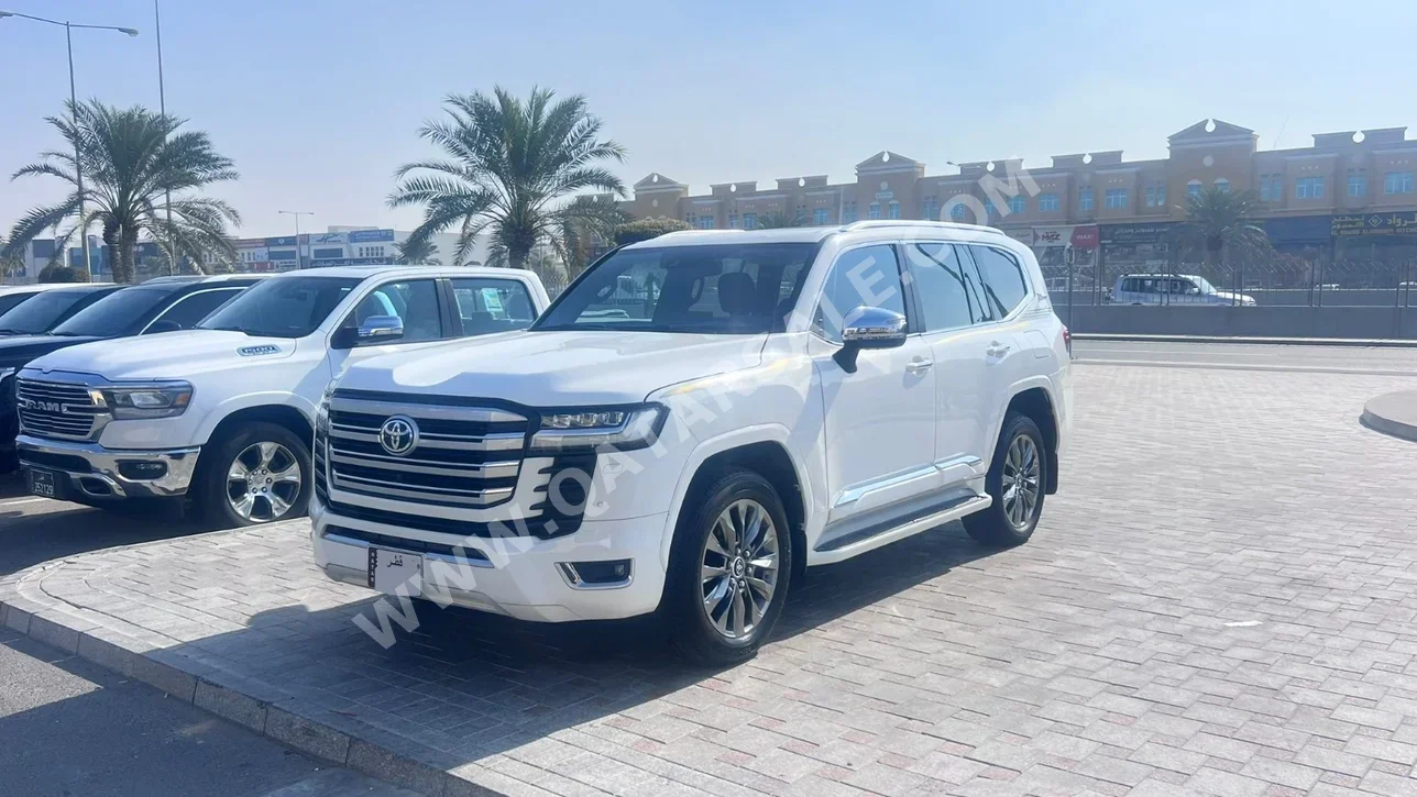 تويوتا لاند كروزر في اكس ار توين توربو 2022 اوتوماتيك 58,000 كم 6 سلندر دفع رباعي اس يو في أبيض