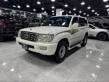 Toyota  Land Cruiser  VXR  2007  Automatic  563,000 Km  8 Cylinder  Four Wheel Drive (4WD)  SUV  White