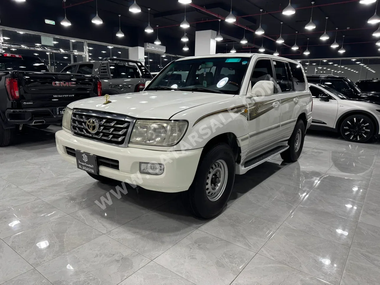 تويوتا  لاند كروزر  في اكس ار  2007  اوتوماتيك  563,000 كم  8 سلندر  دفع رباعي  اس يو في  أبيض