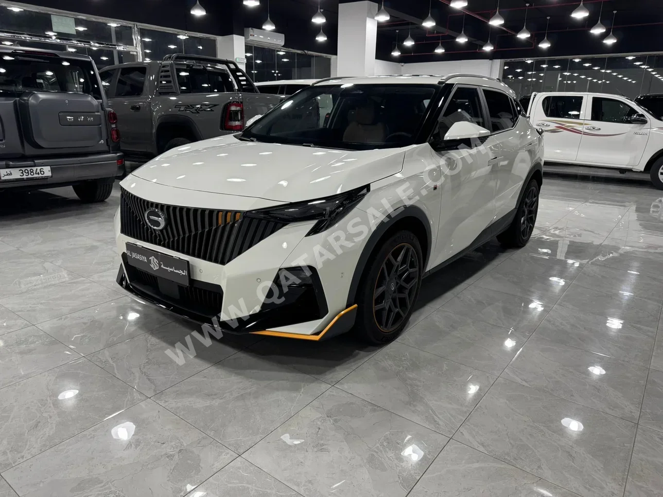 جاك إمزوم 2025 اوتوماتيك 41,000 كم 4 سلندر دفع رباعي اس يو في أبيض تحت الضمان