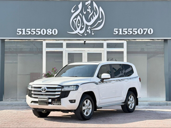 Toyota  Land Cruiser  GXR  2023  Automatic  61,000 Km  6 Cylinder  Four Wheel Drive (4WD)  SUV  White  With Warranty