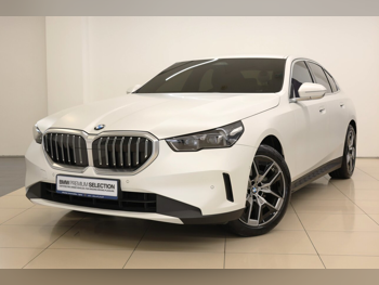 BMW  5-Series  520i  2025  Automatic  37,400 Km  4 Cylinder  Front Wheel Drive (FWD)  Sedan  White  With Warranty