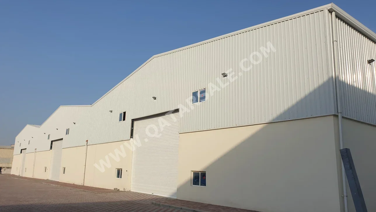 مخازن و مستودعات - الوكرة  - بركة العوامر  -المساحة: 8000 متر مربع