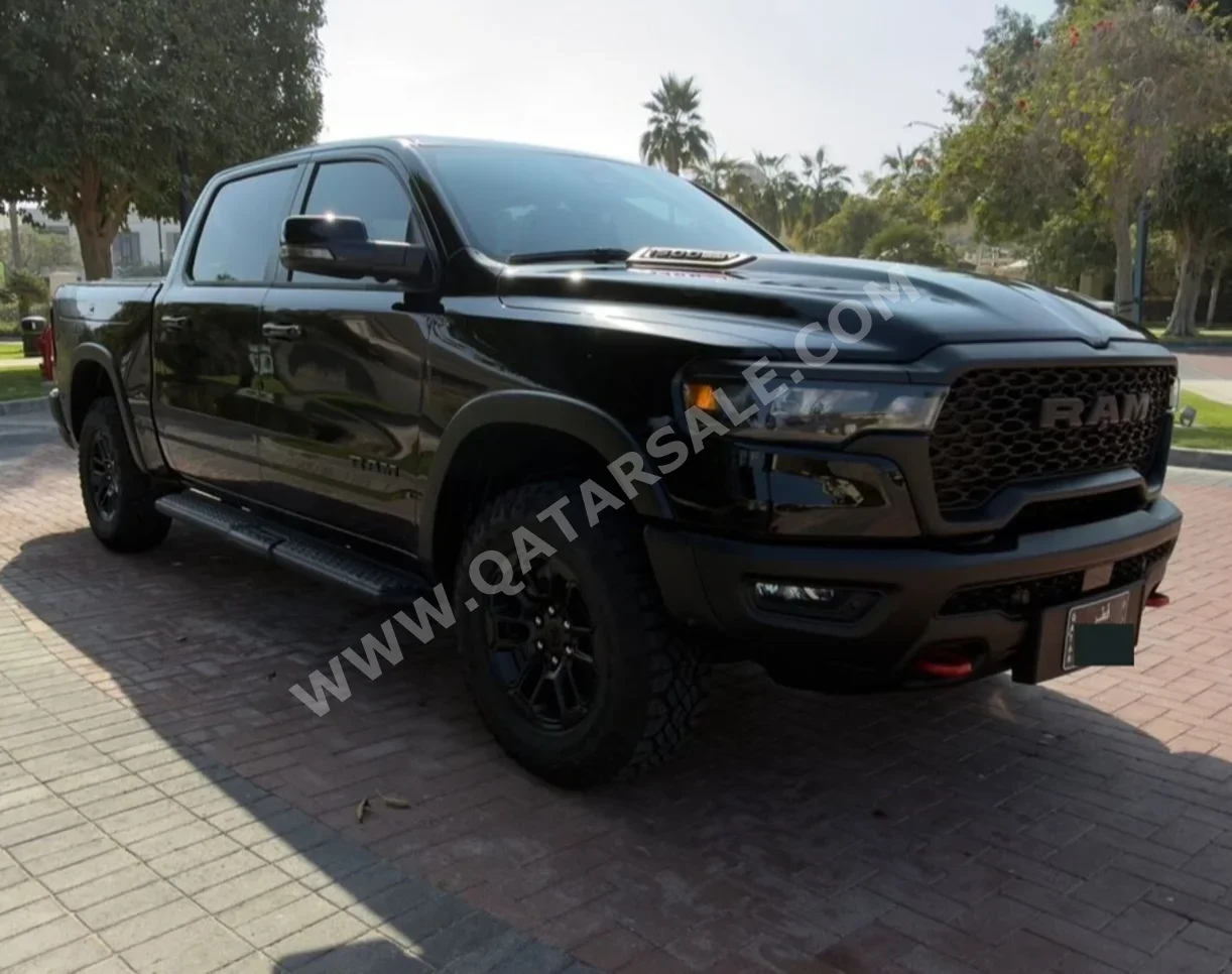 دودج رام ريبل 2025 اوتوماتيك 4,440 كم 6 سلندر دفع رباعي بيكب أسود تحت الضمان