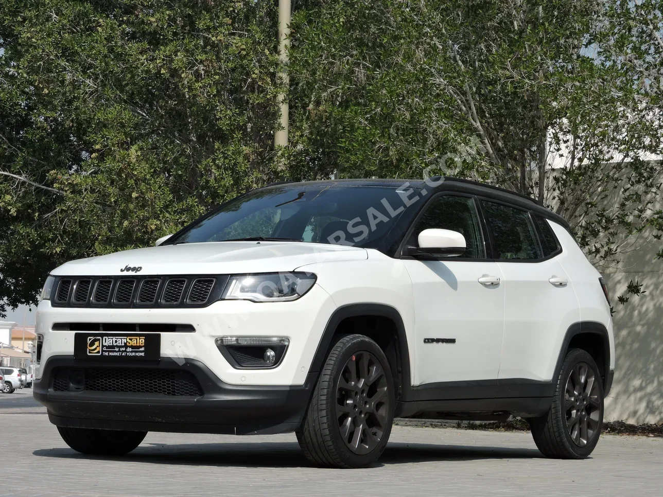 جييب  كومباس  ليميتيد  اس  2020  اوتوماتيك  89,000 كم  4 سلندر  دفع رباعي  اس يو في  أبيض