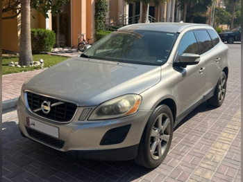 فولفو  اكس سي  60  2013  اوتوماتيك  187,500 كم  6 سلندر  دفع كلي مستمر  اس يو في  ذهبي