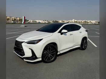 Lexus  NX  350 Luxury  2025  Automatic  8,000 Km  4 Cylinder  Four Wheel Drive (4WD)  SUV  White  With Warranty