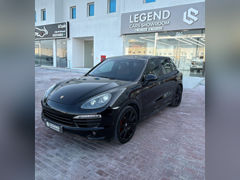 بورش  كيان  جي تي اس  2013  اوتوماتيك  235,000 كم  8 سلندر  دفع رباعي  اس يو في  أسود