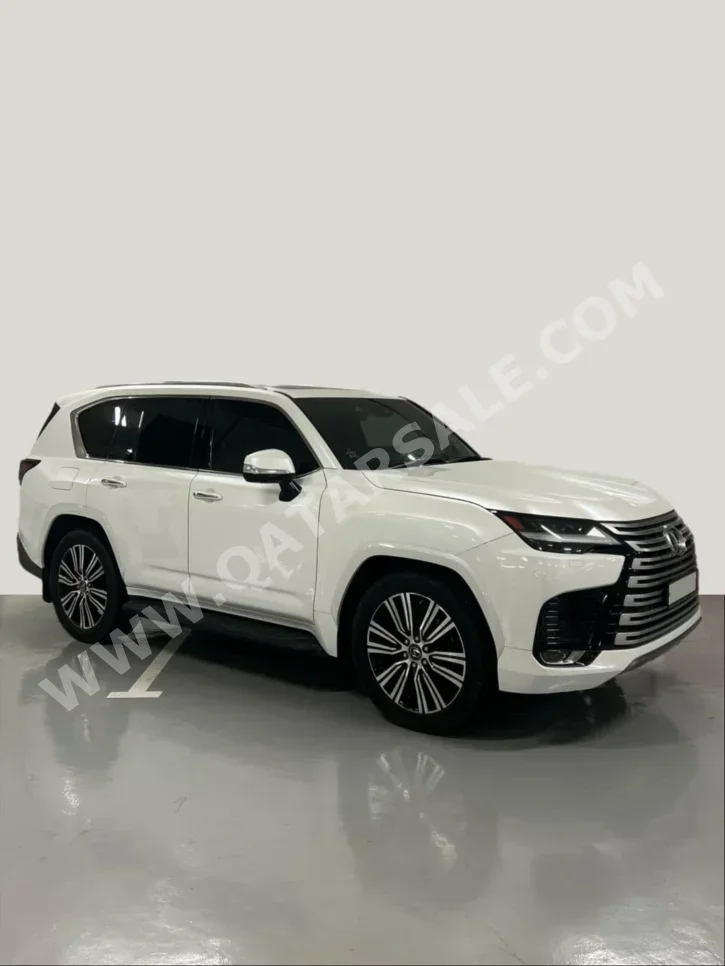 لكزس  ال اكس  600 لكجري  2022  اوتوماتيك  110,000 كم  6 سلندر  دفع رباعي  اس يو في  أبيض