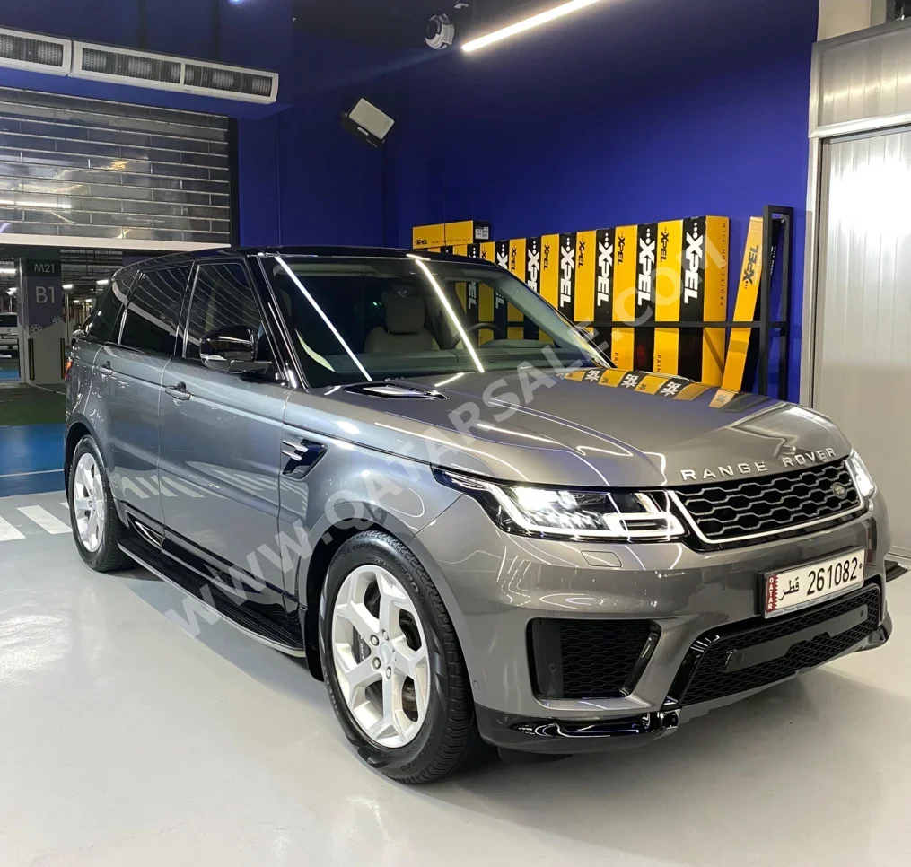 Land Rover Range Rover Sport SE Gray and Black 2019 For Sale in Qatar