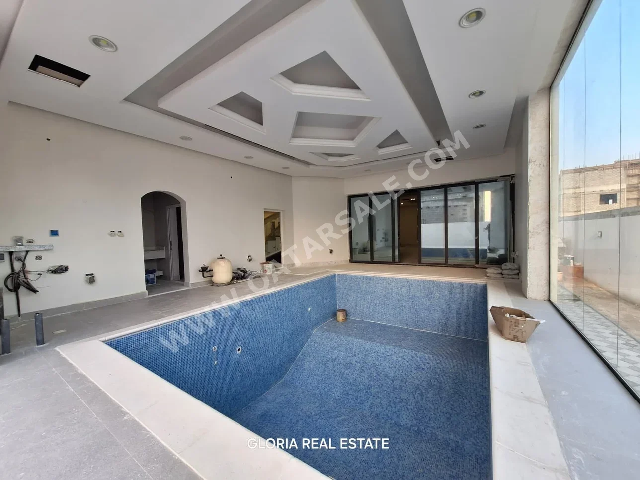 سكن عائلي  - غير مفروشة  - لوسيل  - فيلا سكنية شمالية  - 8 غرف نوم