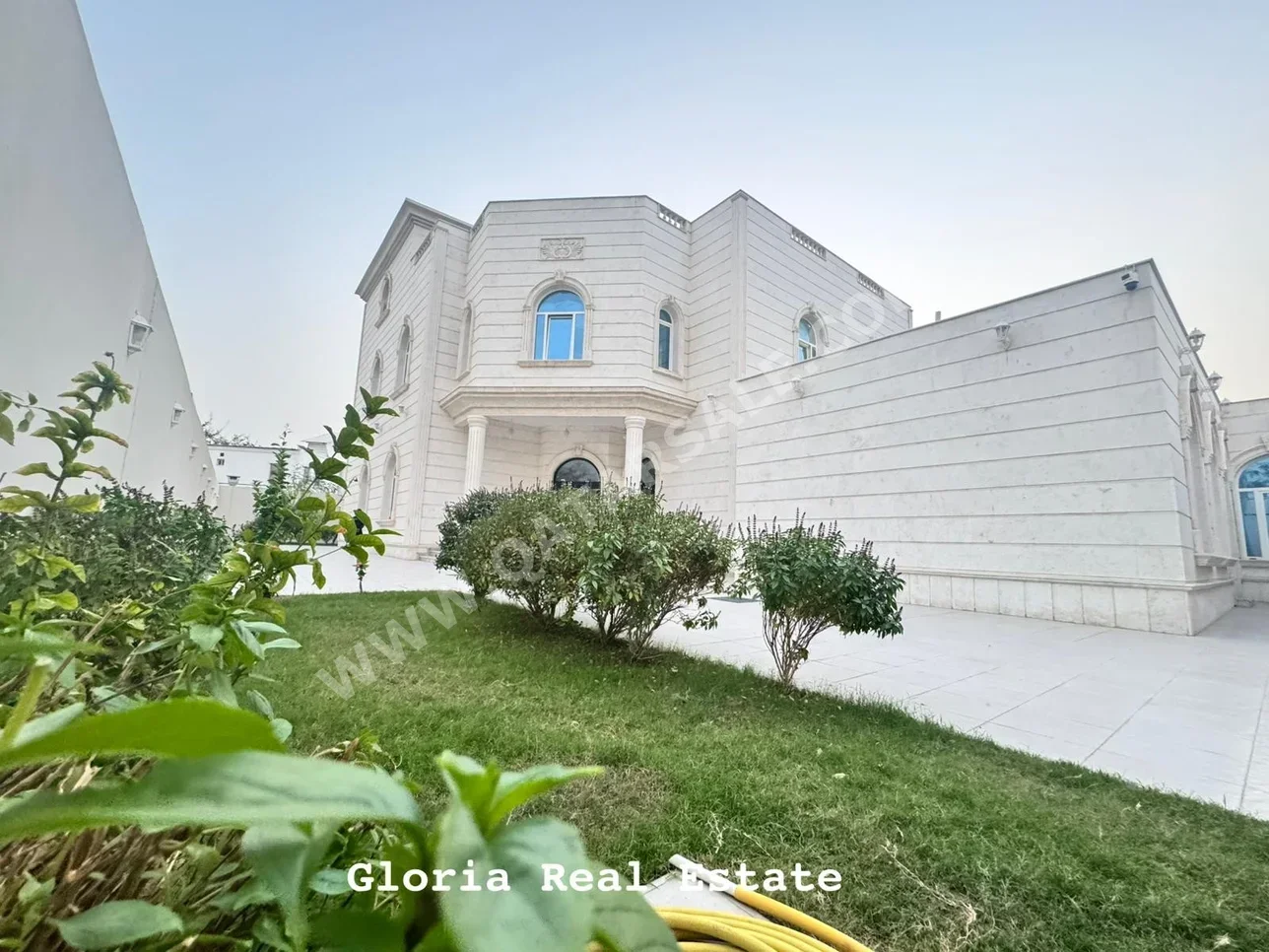 سكن عائلي  - غير مفروشة  - الدوحة  - المرخية  - 8 غرف نوم