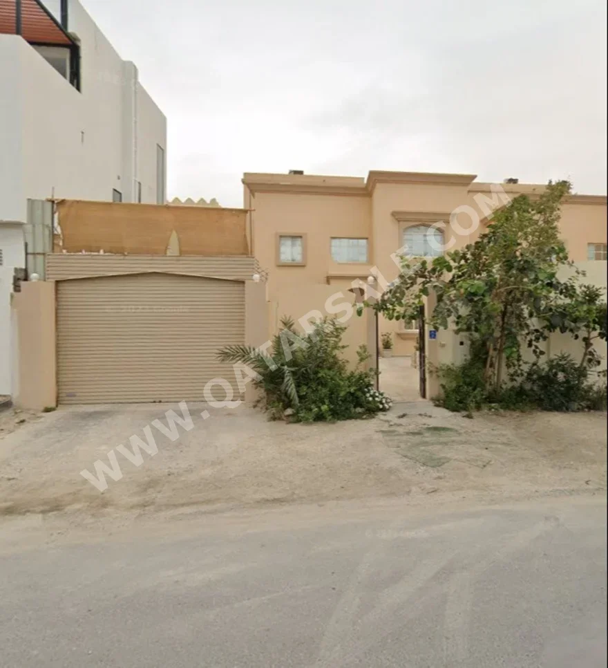 سكن عائلي  - غير مفروشة  - الشمال  - الرويس  - 6 غرف نوم