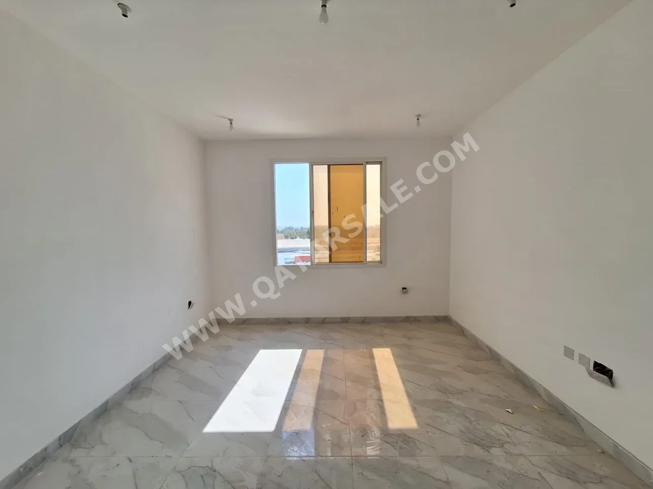 سكن عائلي  - غير مفروشة  - الظعاين  - الصخامة  - 6 غرف نوم