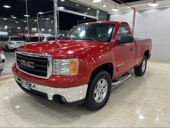 GMC  Sierra  SLE  2011  Automatic  219,000 Km  8 Cylinder  Four Wheel Drive (4WD)  Pick Up  Red
