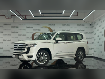 Toyota  Land Cruiser  GXR Twin Turbo  2025  Automatic  0 Km  6 Cylinder  Four Wheel Drive (4WD)  SUV  White  With Warranty