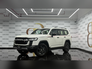 Toyota  Land Cruiser  GR Sport Twin Turbo  2023  Automatic  0 Km  6 Cylinder  Four Wheel Drive (4WD)  SUV  White  With Warranty