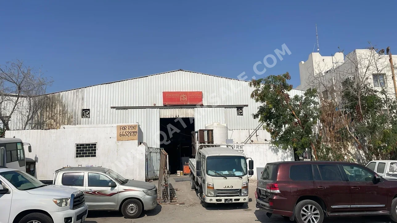 Warehouses & Stores - Al Rayyan  - Industrial Area  -Area Size: 620 Square Meter