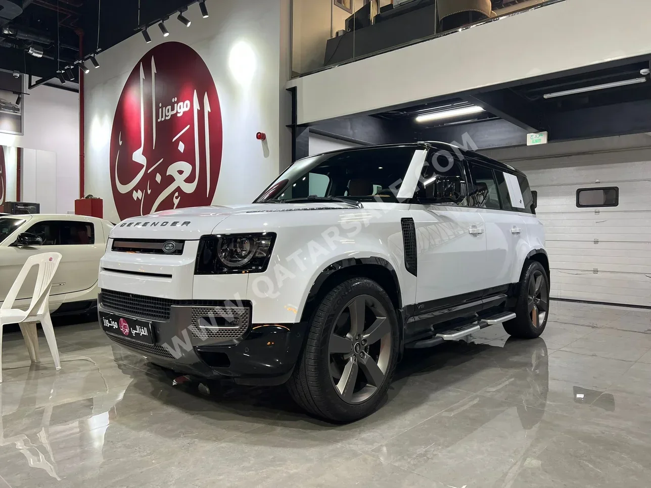 Land Rover  Defender  110 HSE  2023  Automatic  56,000 Km  8 Cylinder  Four Wheel Drive (4WD)  SUV  White  With Warranty