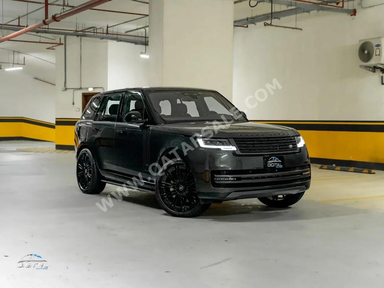 Land Rover  Range Rover  HSE  2023  Automatic  44,500 Km  8 Cylinder  Four Wheel Drive (4WD)  SUV  Gray  With Warranty