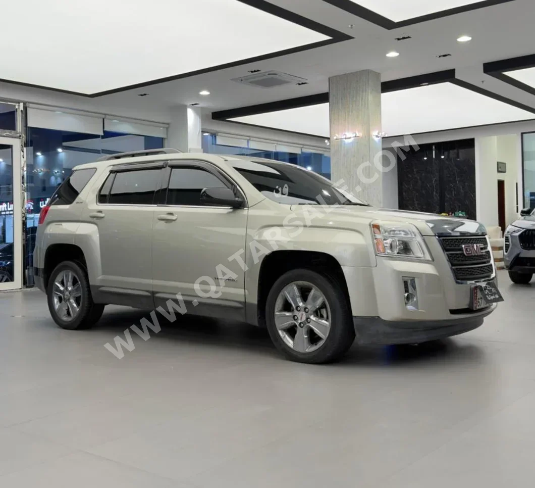 GMC  Terrain  2015  Automatic  38,000 Km  4 Cylinder  All Wheel Drive (AWD)  SUV  Light Gold