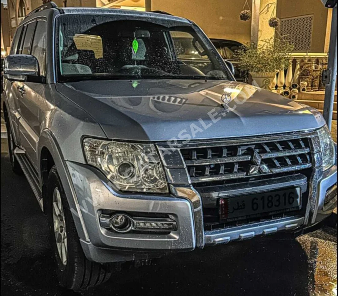 ميتسوبيشي  باجيرو  3.5  2015  اوتوماتيك  157,000 كم  6 سلندر  دفع رباعي  اس يو في  فضي