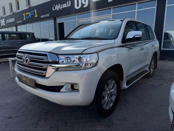 Toyota  Land Cruiser  GXR  2018  Automatic  203,000 Km  8 Cylinder  Four Wheel Drive (4WD)  SUV  White