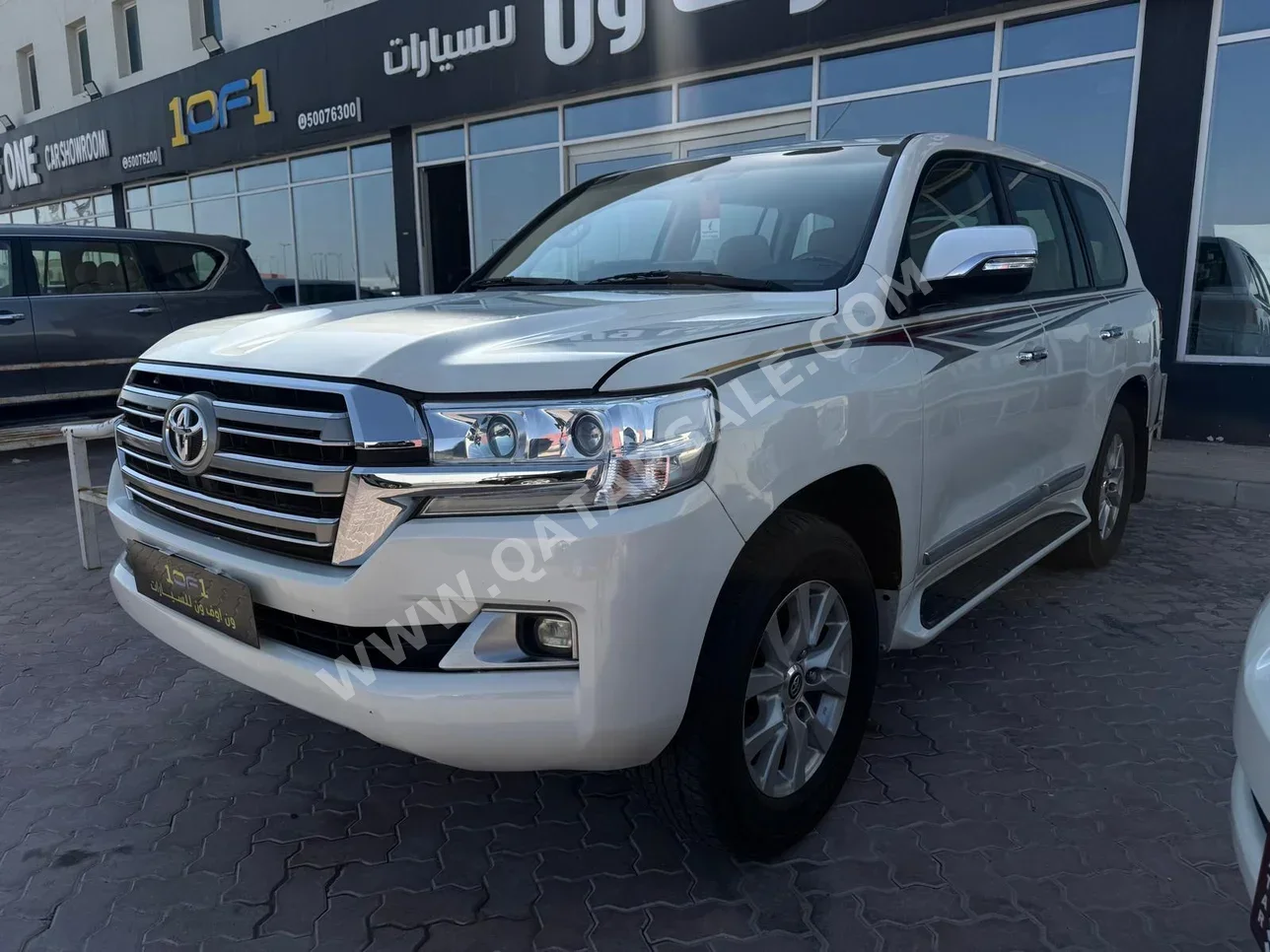 Toyota Land Cruiser GXR 2018 Automatic 203,000 Km 8 Cylinder Four Wheel Drive (4WD) SUV White