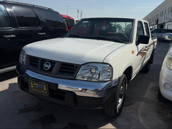 Nissan  Pickup  2016  Manual  227,000 Km  4 Cylinder  Rear Wheel Drive (RWD)  Pick Up  White