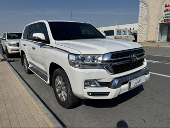 تويوتا  لاند كروزر  جي اكس ار  2019  اوتوماتيك  152,000 كم  8 سلندر  دفع رباعي  اس يو في  أبيض