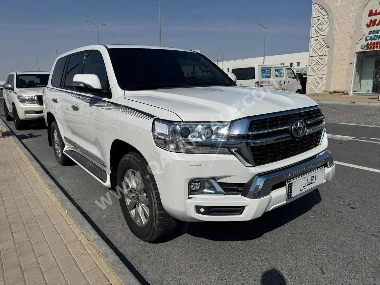تويوتا  لاند كروزر  جي اكس ار  2019  اوتوماتيك  152,000 كم  8 سلندر  دفع رباعي  اس يو في  أبيض