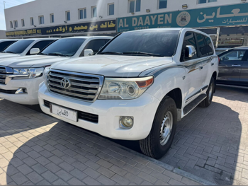 تويوتا  لاند كروزر  في اكس ار  2014  اوتوماتيك  392,000 كم  8 سلندر  دفع رباعي  اس يو في  أبيض