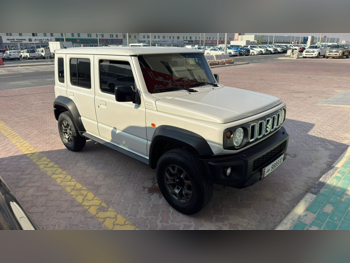 سوزوكي  جمني  2024  اوتوماتيك  43,000 كم  4 سلندر  دفع رباعي  اس يو في  أبيض  تحت الضمان