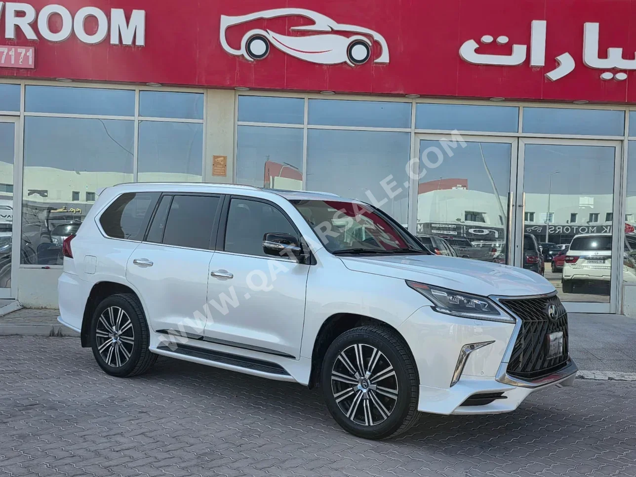 Lexus  LX  570 S  2018  Automatic  138,000 Km  8 Cylinder  Four Wheel Drive (4WD)  SUV  White