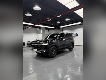 Toyota  Land Cruiser  GR Sport Twin Turbo  2024  Automatic  53,000 Km  6 Cylinder  Four Wheel Drive (4WD)  SUV  Maroon and Black  With Warranty